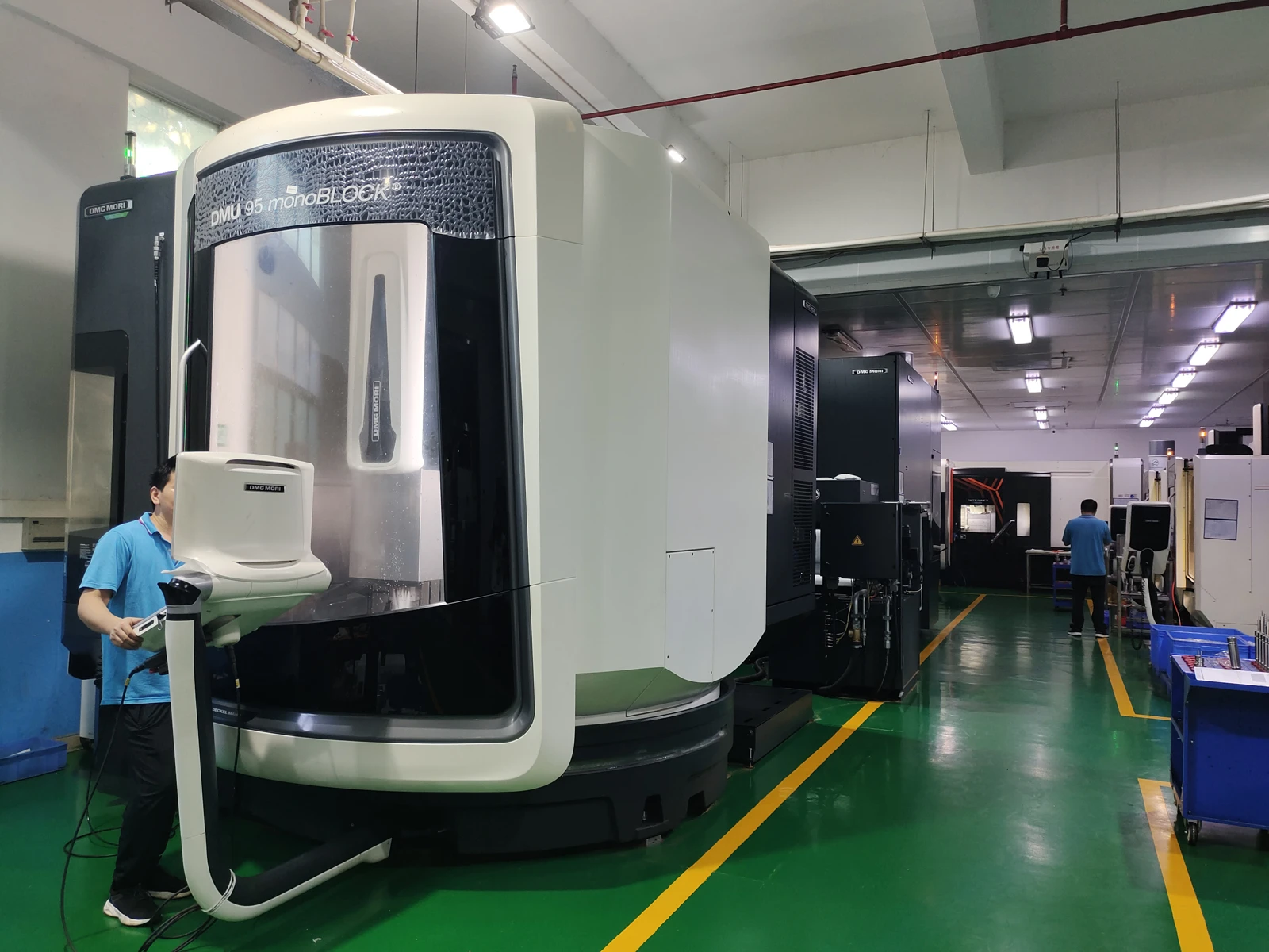 Lianwei precision machining workshop